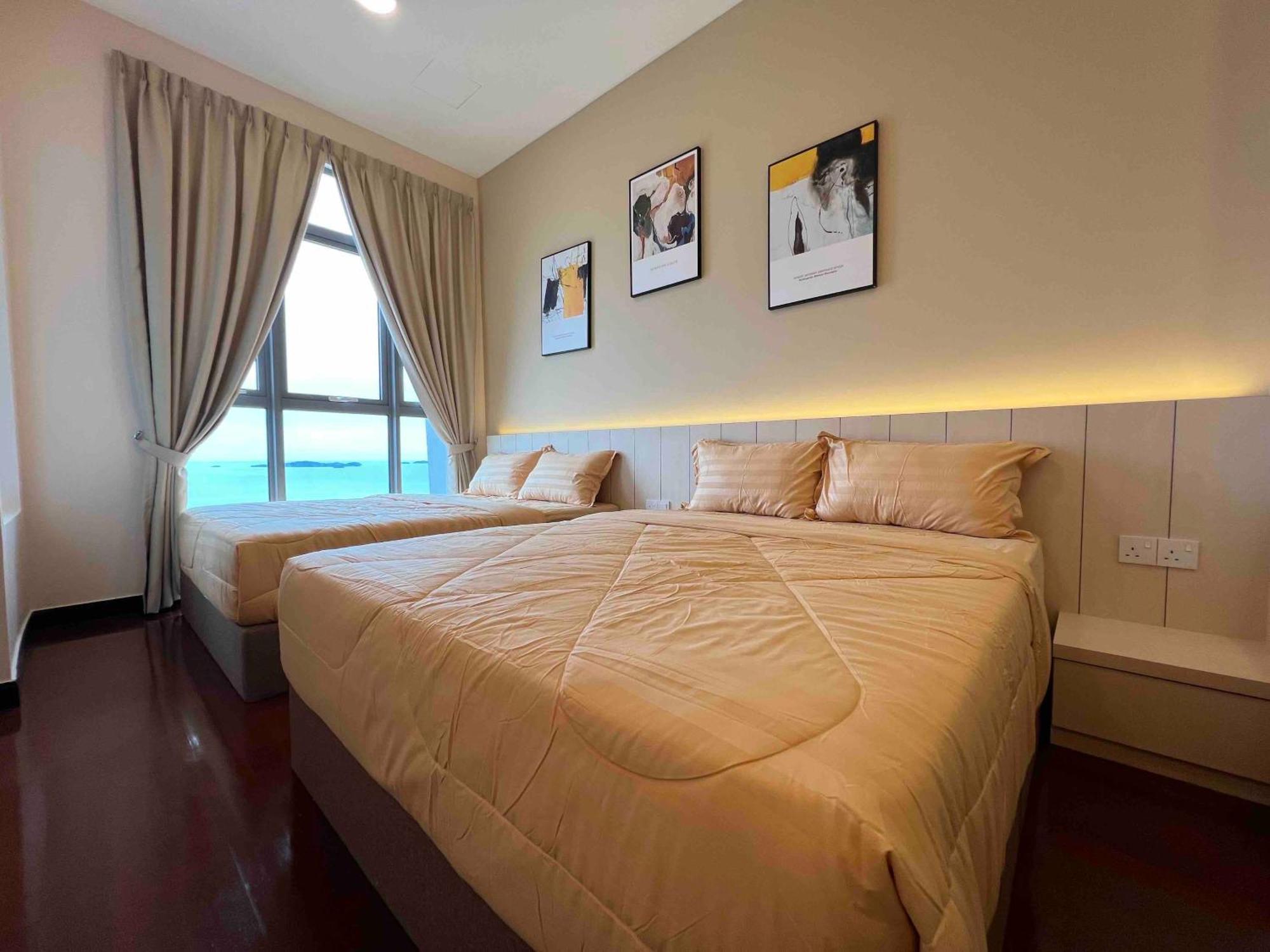 Attic Silverscape & Jonker *