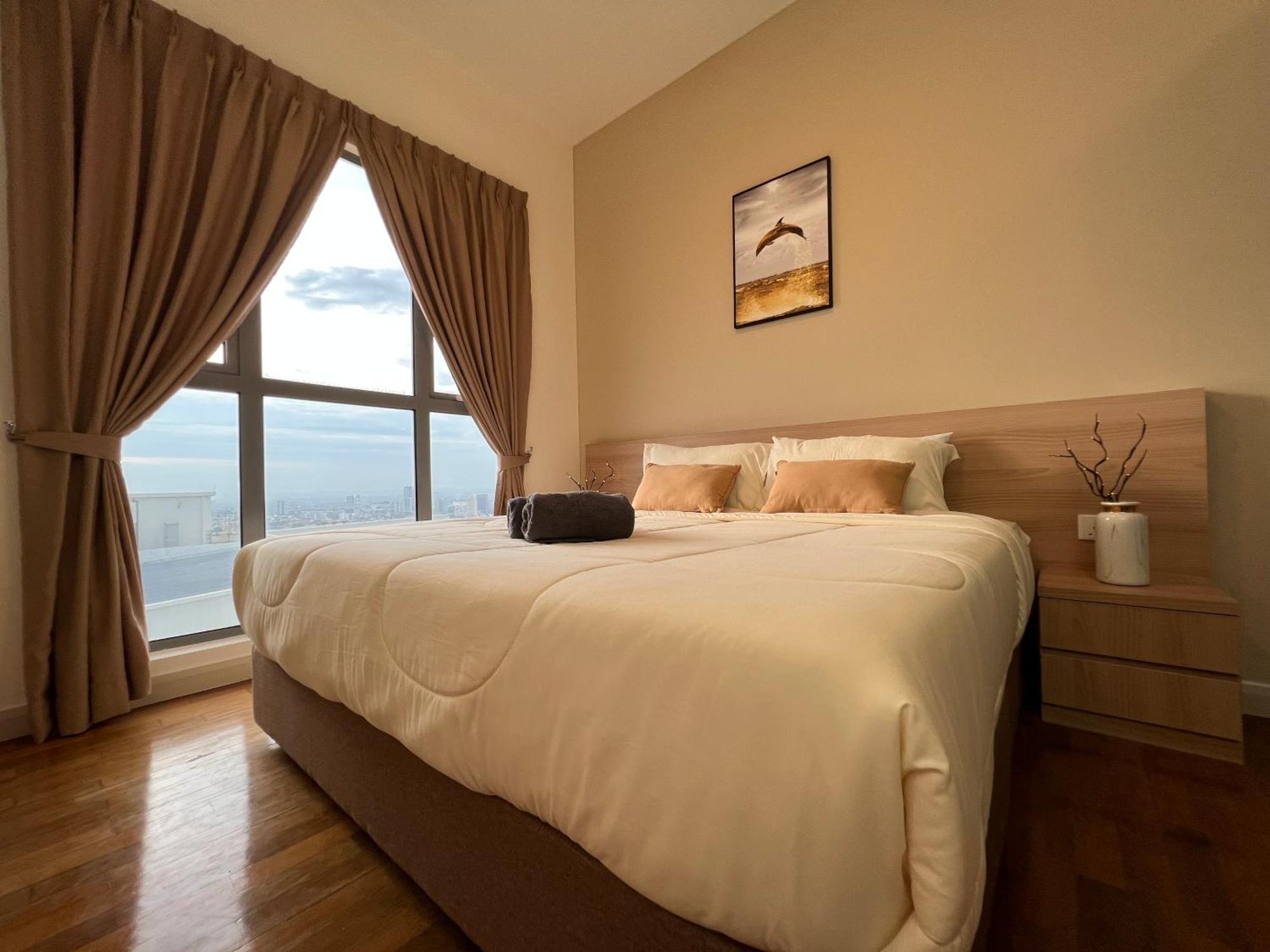 Attic Silverscape & Jonker